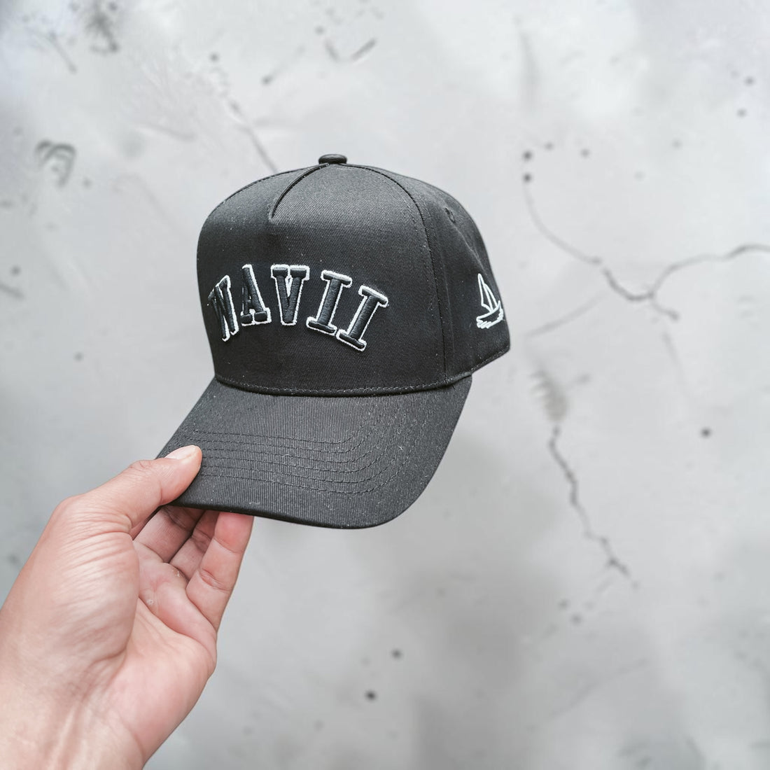 “La Ola” Black Snap-Back